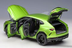 Autoart Lamborghini Urus Metallic Green (Verde Selvans)