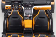 Autoart Lamborghini Urus Orange (Arancio Borealis)