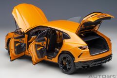 Autoart Lamborghini Urus Orange (Arancio Borealis)