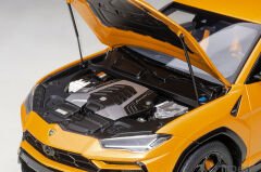 Autoart Lamborghini Urus Orange (Arancio Borealis)
