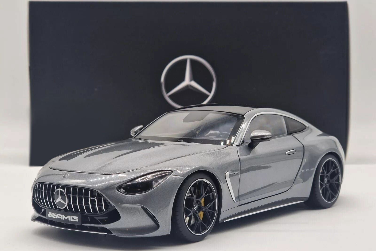NZG Mercedes-AMG GT63 4Matic+ (C192) Selenite Grey