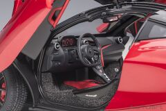 Autoart McLaren 720S Memphis Red
