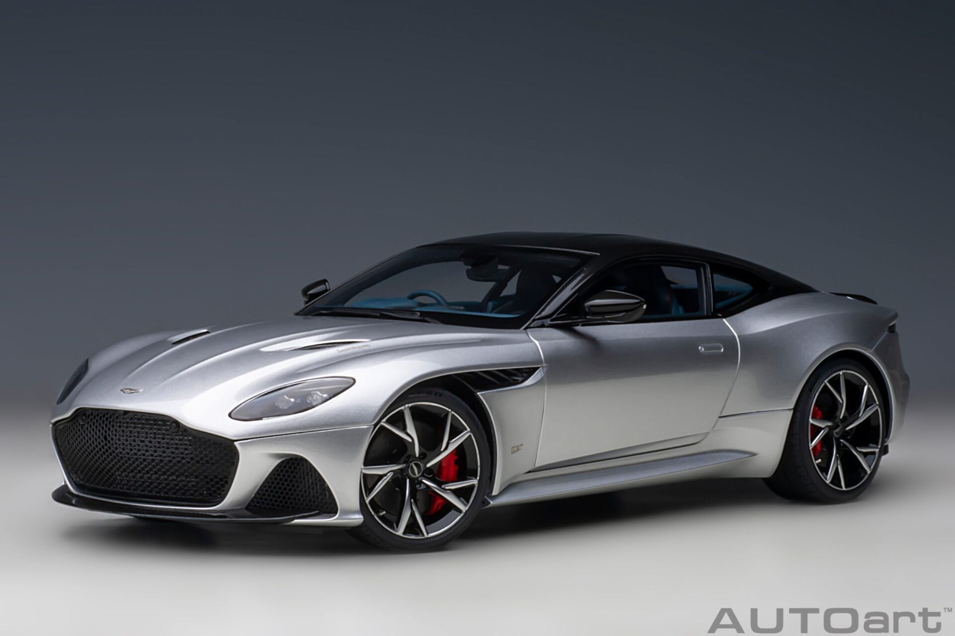Autoart Aston Martin DBS Superleggera (Lightning Silver)